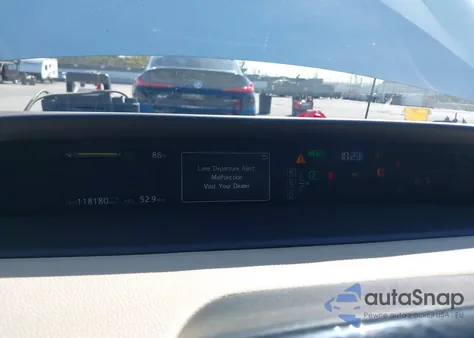 2018 Toyota Prius Three z USA, uszkodzony, nr VIN JTDKARFU8J3054456